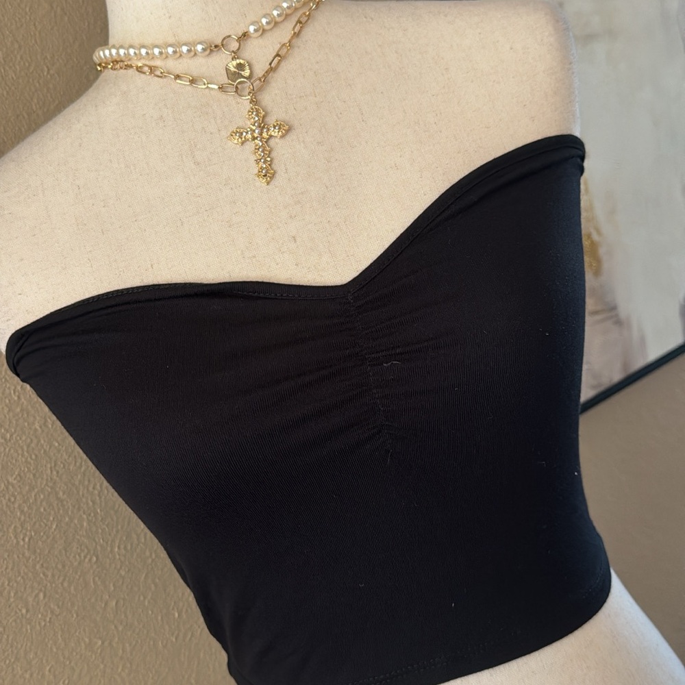 Black Strapless Tube Top - Picture 6 of 7